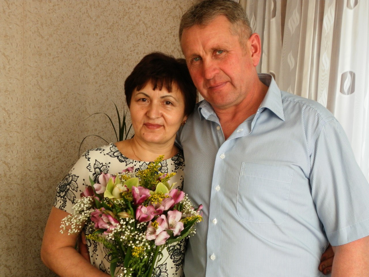 Девочка с синдромом дауна танцует зумбу